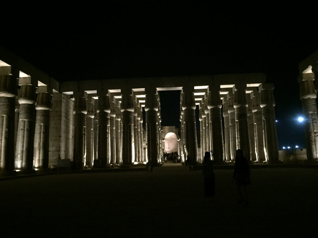 ルクソール神殿ライトアップ